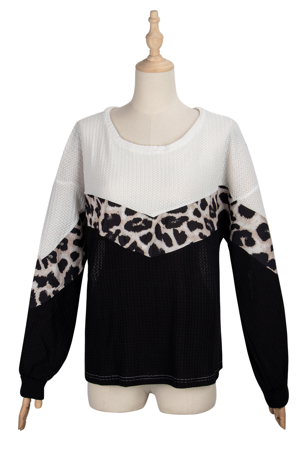 Fashion Autumn New Women's Sweater Leopard Print Contrast Stitching Round Neck Loose Top Long-sleeved T-shirt display picture 5