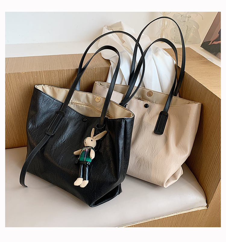 Large-capacity Handbags Fashion Big Simple Soft Leather Shoulder Tote Bag display picture 10