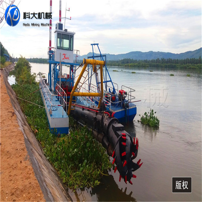 河道疏浚绞吸清淤船 挖泥船厂家现货12寸 抽沙吸沙船图片