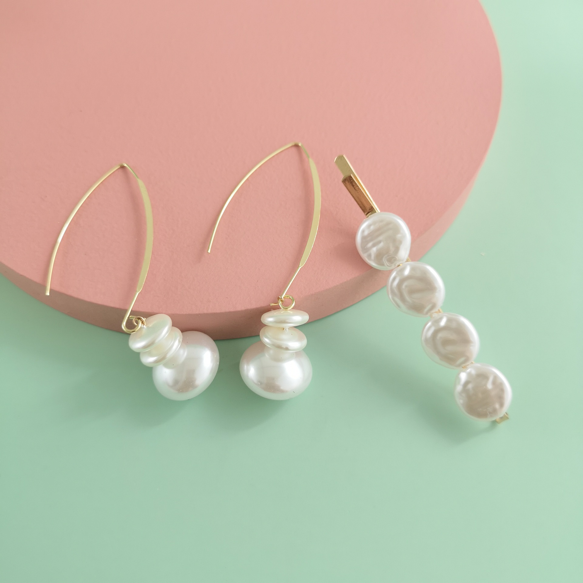 Fashion Hairpin Earrings Set Pearl Word Clip C-shaped Pearl Hairpin Earrings Wholesale display picture 1