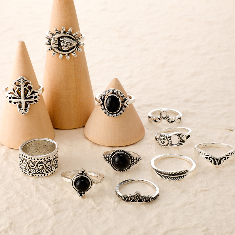 40g Weight Alloy Material Geometric Pattern Women'S Gender Plating Design Fashion Style Fashion Vintage Carved Sun Feather Cross Black Gem Ring 11 Piece Set Set 4