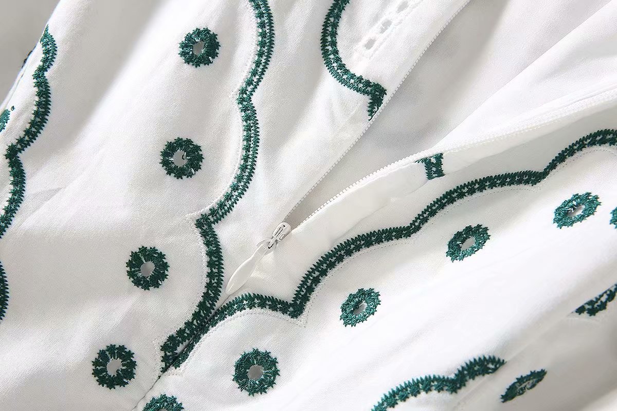 0311-12 彩色圈圈绣花裙码数SMLXL颜色白色面料棉绣