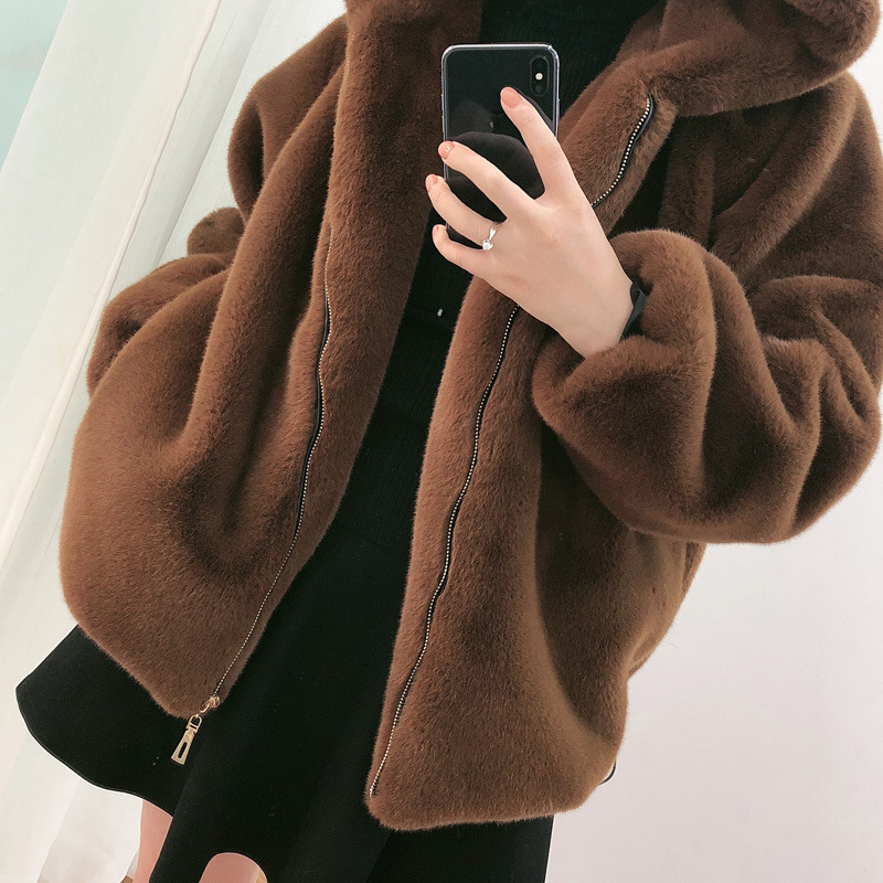 Palton damă din blană artificială cu glugă și urechi de urs_voghion.com