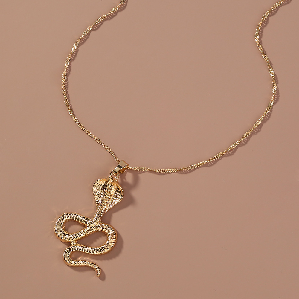 Fashion Cobra Shape Pendant Single-layer Necklace display picture 4