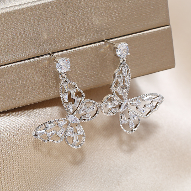 Fashion Full Diamond Niche Earrings Vintage Wild S925 Silver Pin Earrings display picture 8