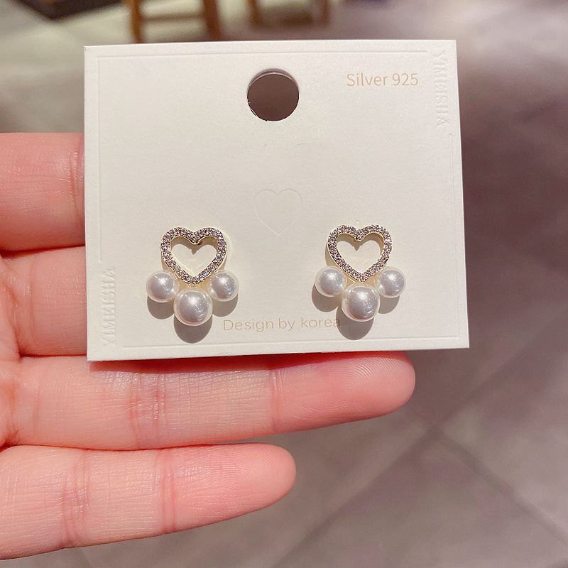 Fashion Pearl Zircon Micro-inlaid Heart-shaped Earrings display picture 4