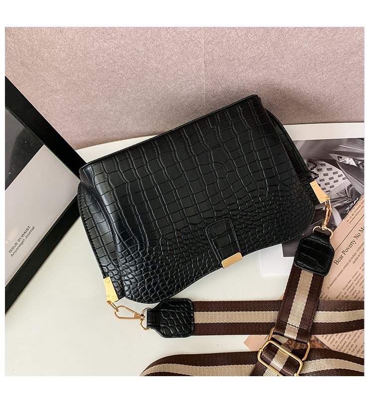 All-match Women's Messenger Bucket Crocodile Pattern One-shoulder Picture Autumn New Messenger Women's Bag display picture 44