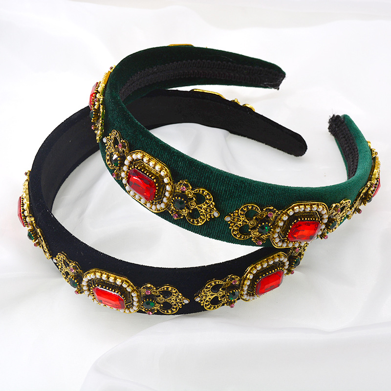 New Fashion Rhinestone Pearl Headband Wide-edged Velvet Non-slip Cheap Headband Wholesale display picture 2