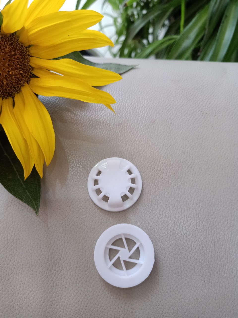 廠家批發定制各種口罩呼吸閥通用白色款