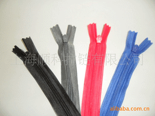 厂家供应 高品质 3#蕾丝边隐形拉链  连衣裙拉链 尼龙拉链