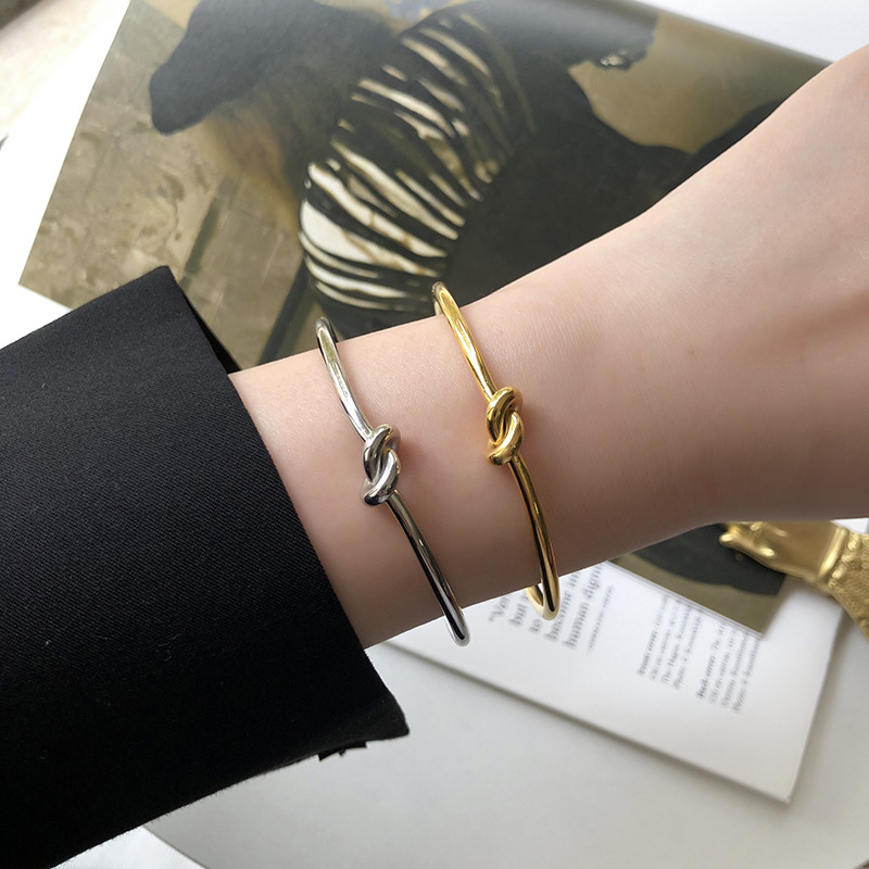 Simple Knotted Titanium Steel Plated 18k Gold Bracelet Wholesale Nihaojewelry display picture 13