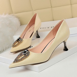 1923-2 in Europe and the sexy party with high-heeled shoes with thin metal lighter pointed diamond buckle single shoe he