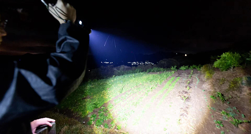 Cross-border bestseller USB flashlight, outdoor aluminum alloy strong light flashlight, new battery display flashlight gift wholesale pic 19