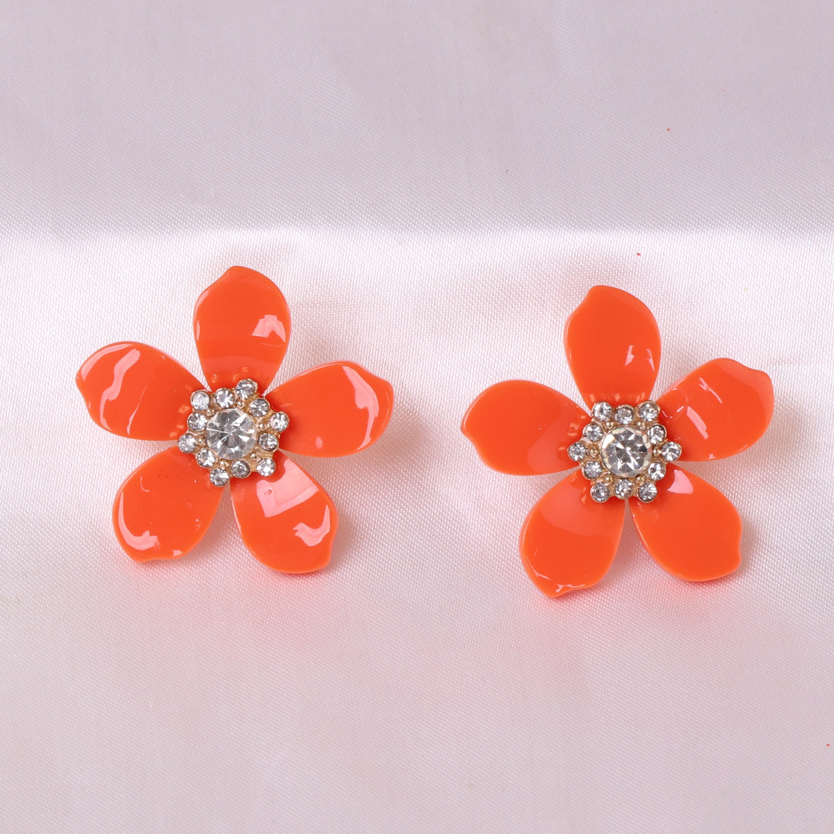 Wholesale Natural Resin Flowers Inlaid With Diamond Ball Earrings For Women display picture 11
