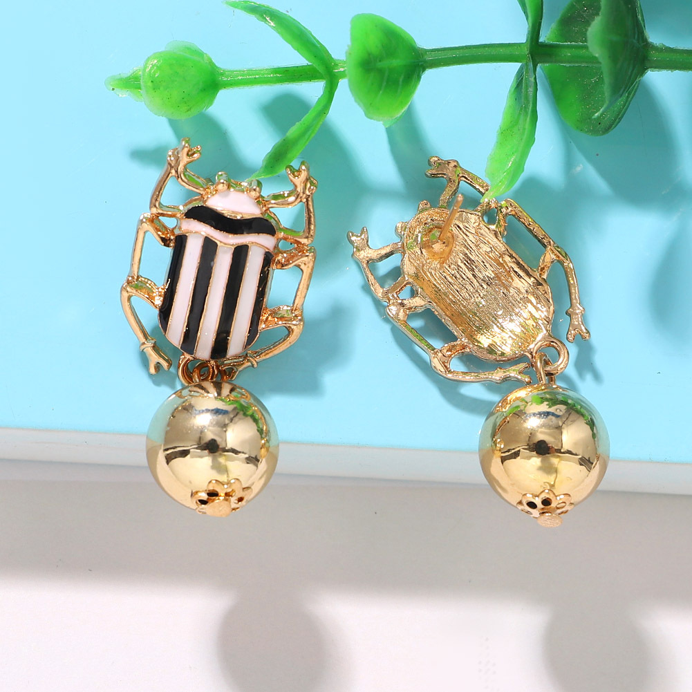 Geometric Spherical Color Striped Beetle Metal Creative Fashion Earrings Wholesale Nihaojewerly display picture 7