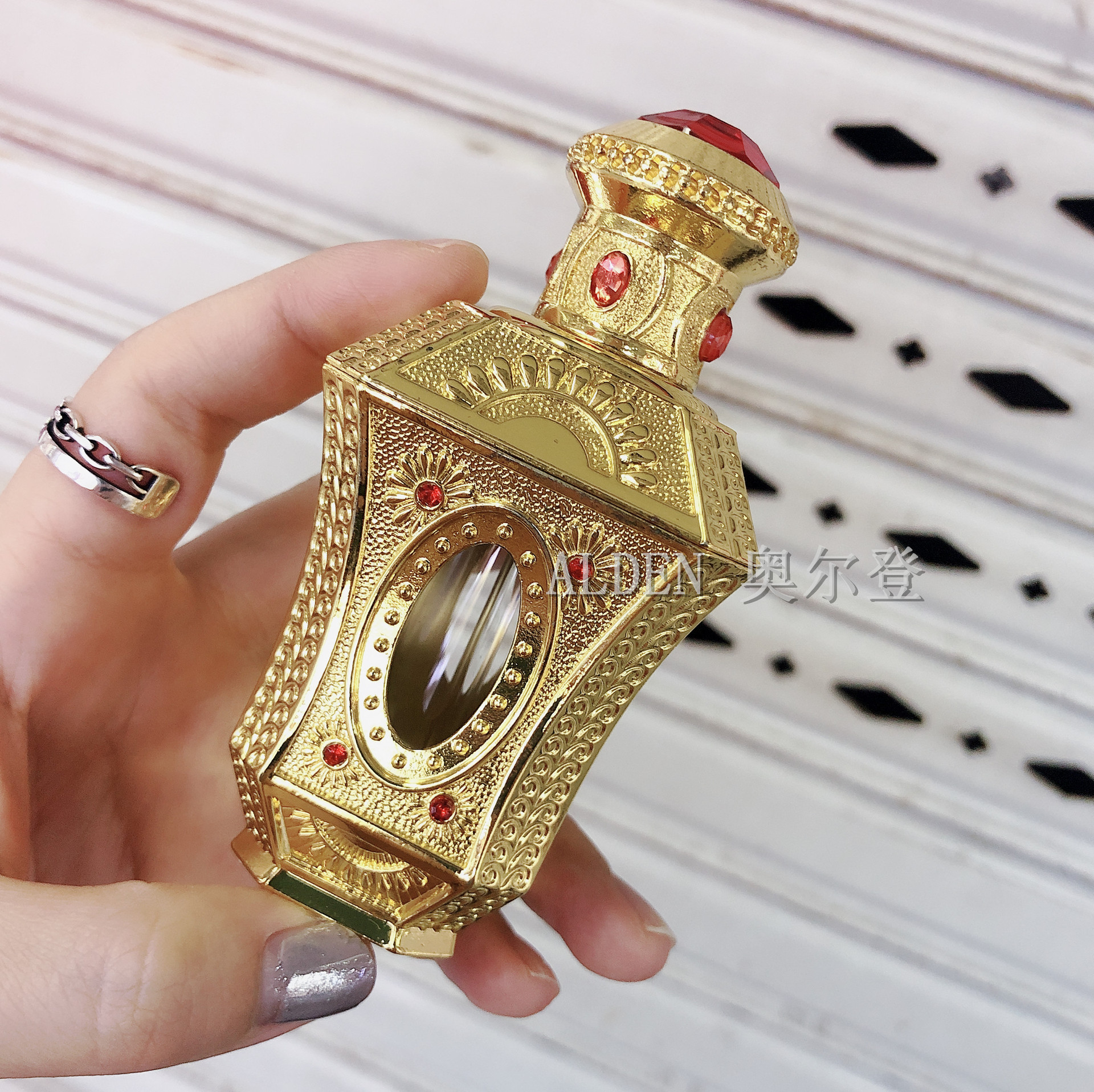 Dubai Black Opium perfume, Arab-style metal essence bottle, Dubai essential oil bottle manufacturer custom-made empty bottles detail image 1
