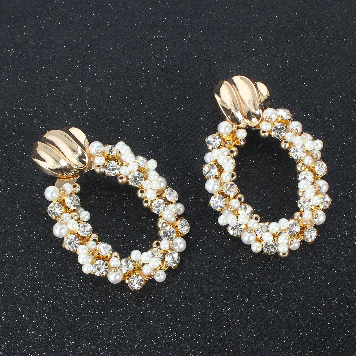 Pearl Oval Earrings Vintage Metal Handmade Rhinestone Earrings Wholesale display picture 2