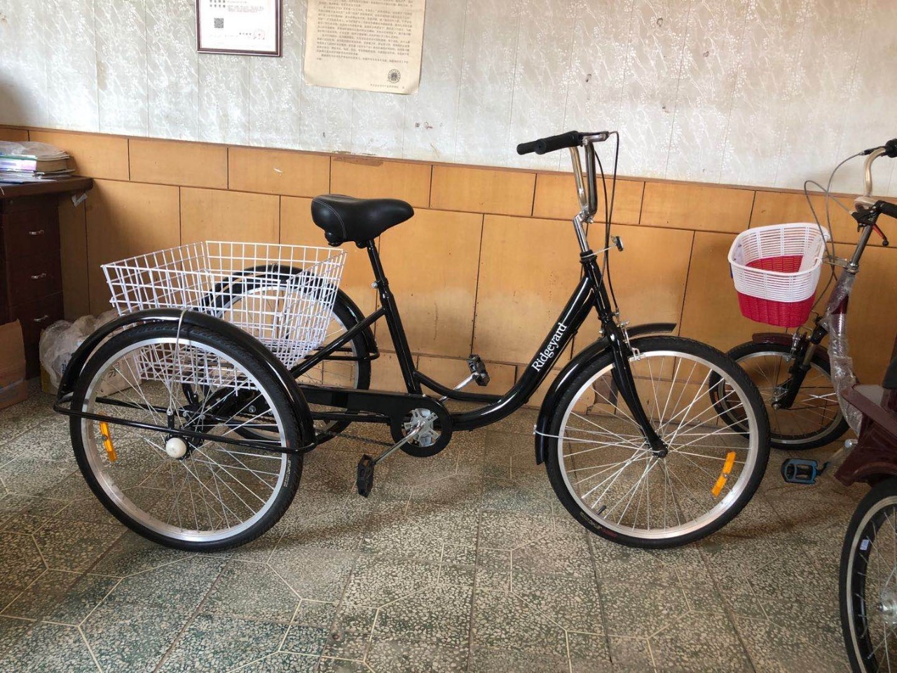 24寸26寸中老年三轮自行车脚踏车厂家供应可带变速用轻便三轮车