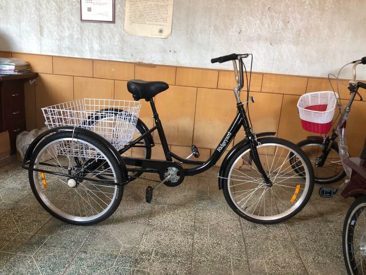 24寸26寸中老年三轮自行车脚踏车厂家供应可带变速用轻便三轮车