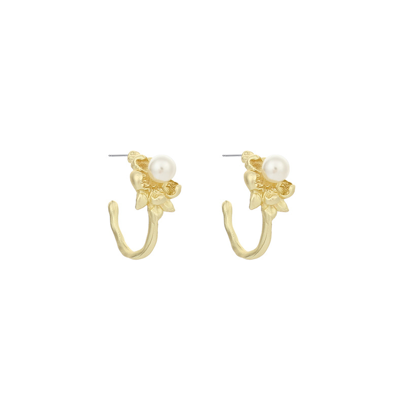 8g Weight Earrings Classification Wedding, Travel, Birthday, Festival Occasion Women'S Gender INS Style Style Gold Color Pearl Flower Wrap C-shaped Earrings Wholesale Nihaojewerly 4