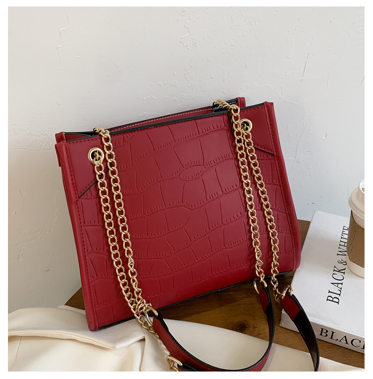 Medium Pu Leather Fashion Square Bag Chain Crossbody Bag display picture 61