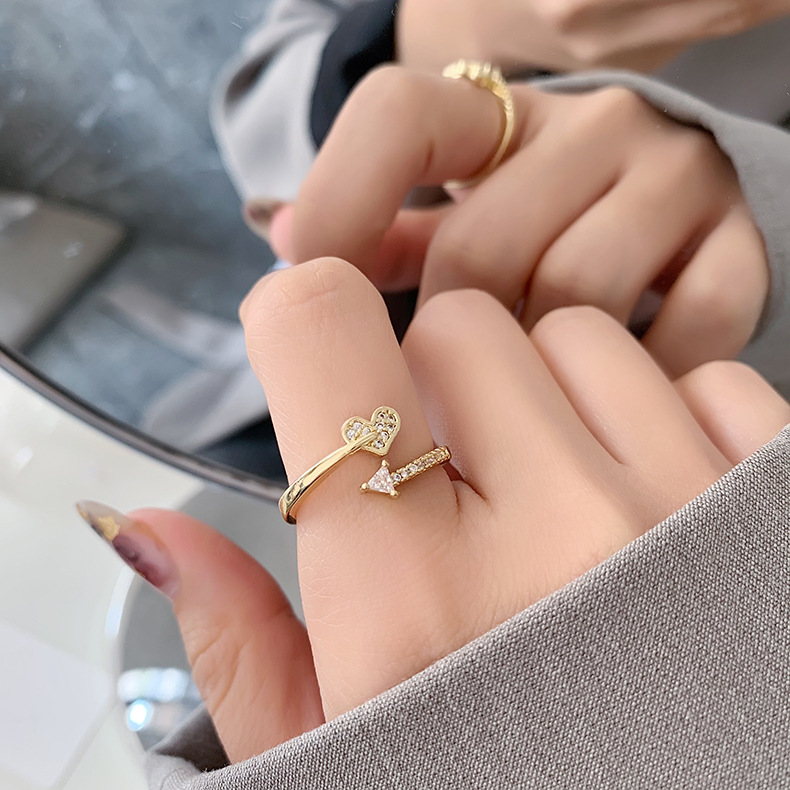 Korean Fashion Simple Heart Opening Copper Ring Wholesale Nihaojewelry display picture 1