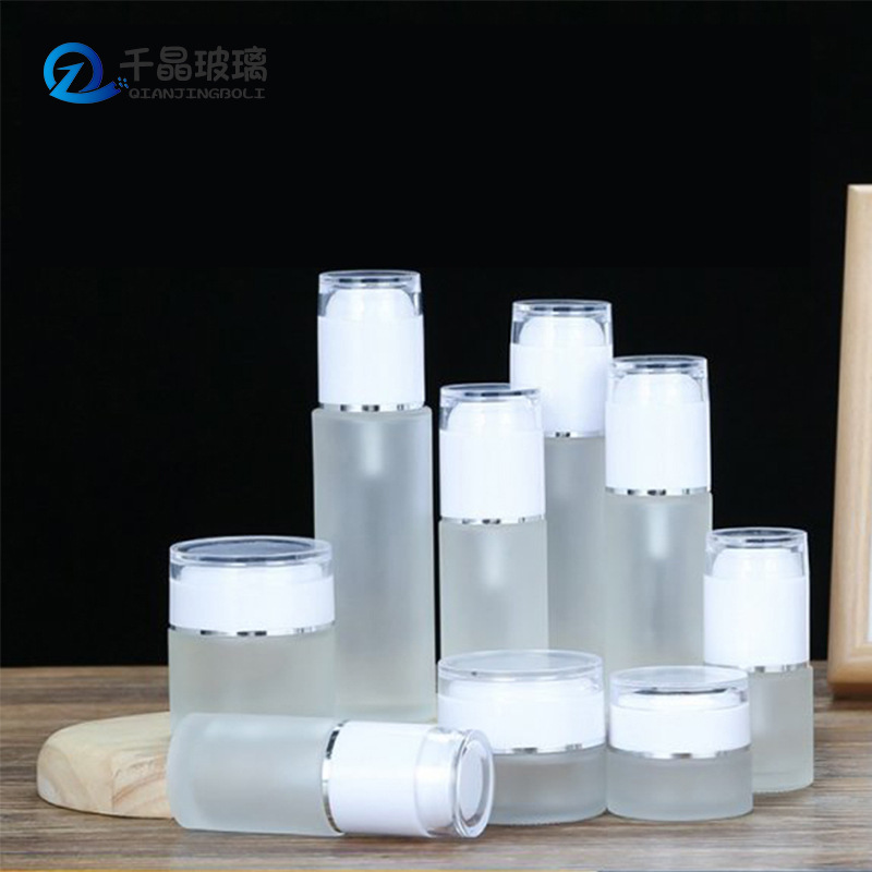 En stock acrílico blanco marfil esmerilado loción botella crema botella cosmética prensa botella de vidrio spray loción bomba cabeza