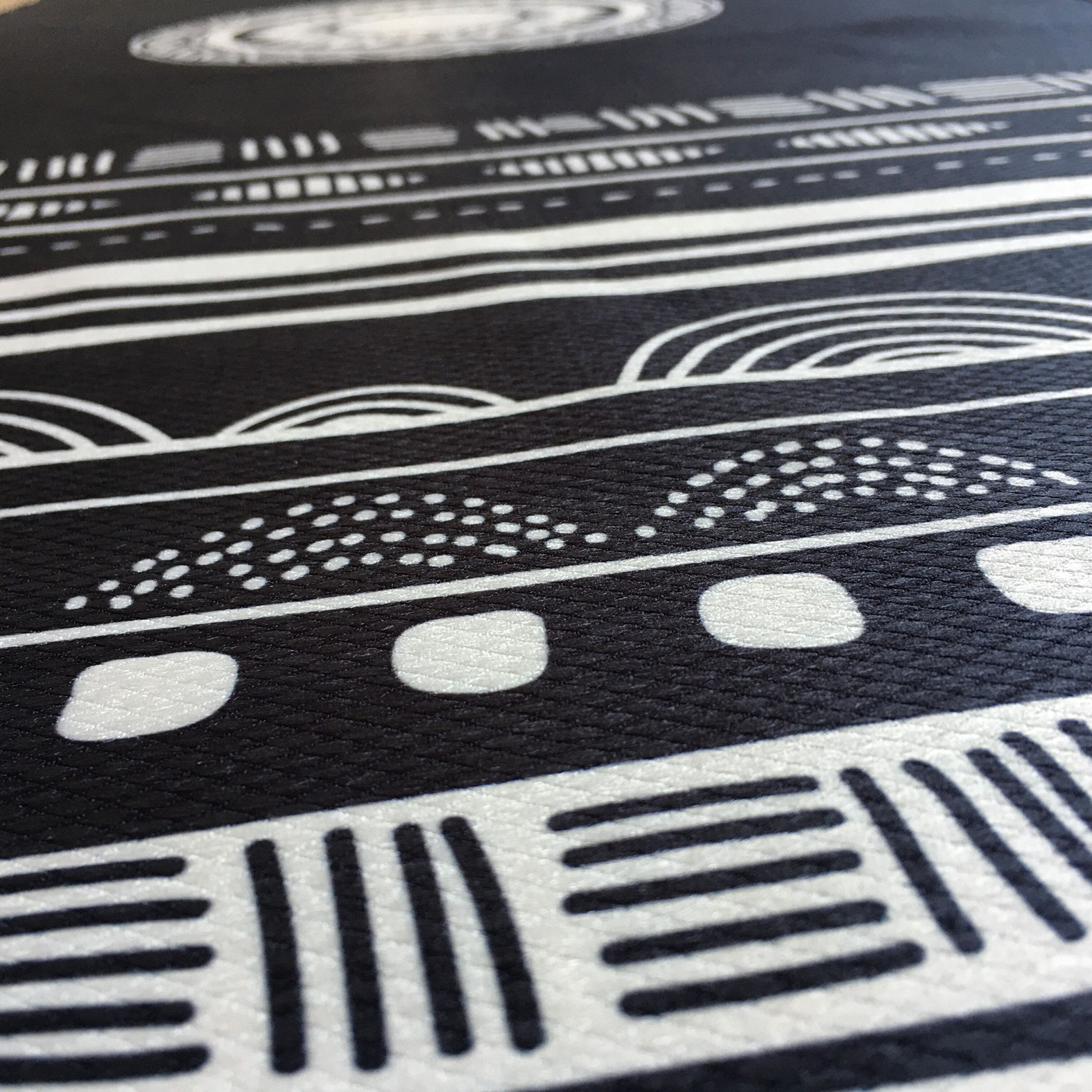 漫想工厂直供瑜伽毛巾源头瑜伽巾 数码印花瑜伽铺巾 可折叠瑜伽垫