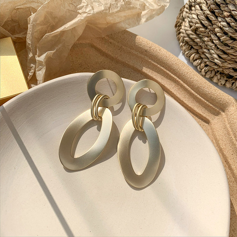 Simple Geometric Metal Irregular Semicircular Arc Earrings display picture 9