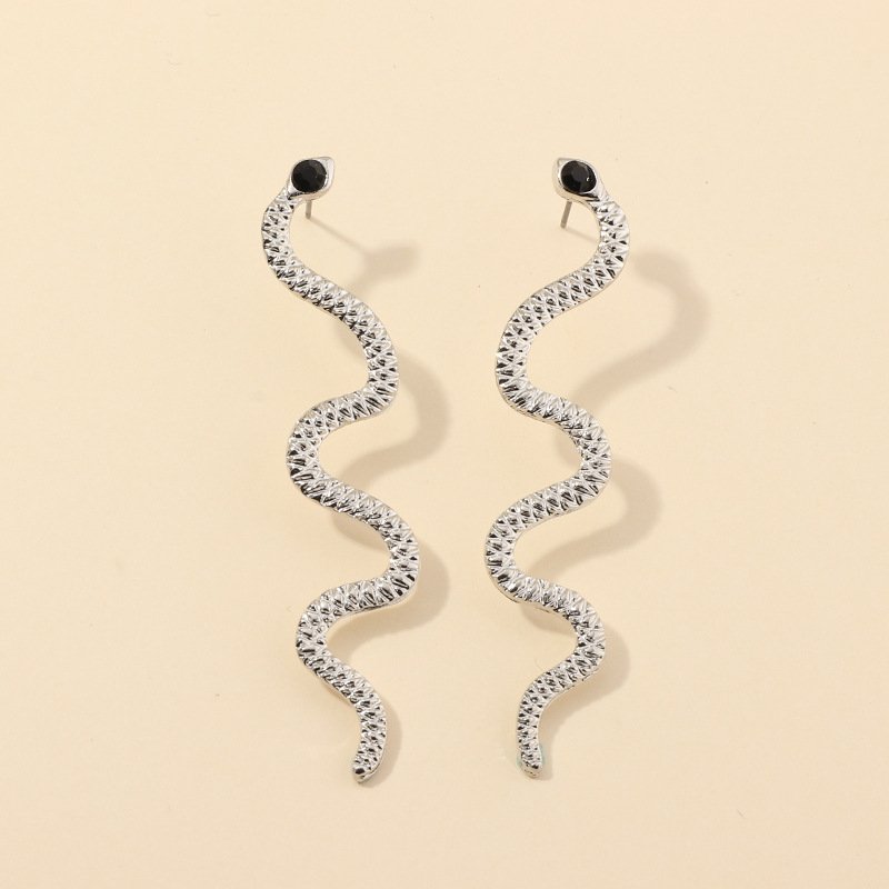 New Retro Fashion Snake-shaped Earrings Texture Silver Diamond Curved Earrings For Women Wholesale display picture 19