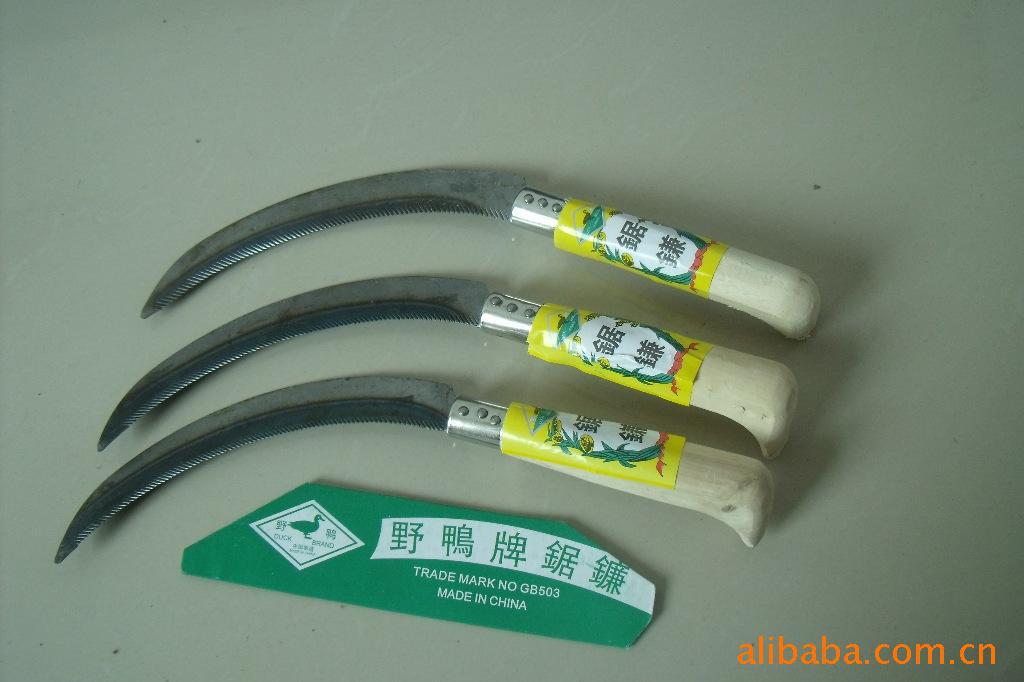 供应木柄出口1319-C粗齿锯齿镰刀锯镰木柄镰刀
