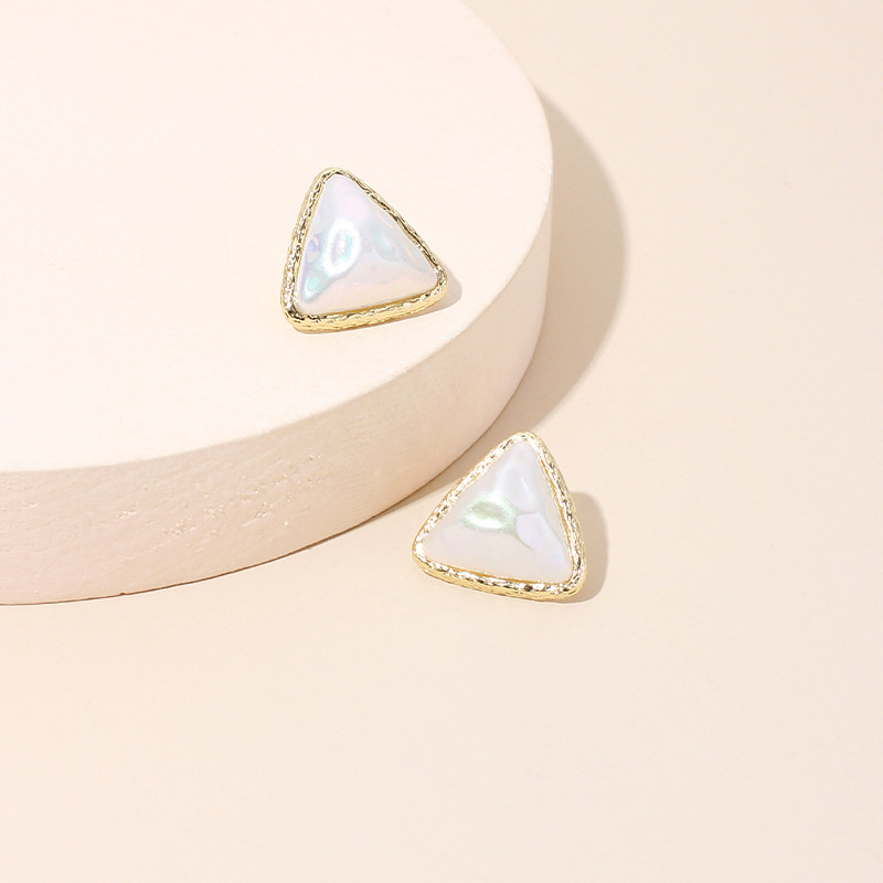 9g Weight Earrings Classification Wedding, Travel Occasion Human Face Pattern Women'S Gender Gold Color Simple Geometric Triangle Earrings Korean Pearl Earrings Wholesale Nihaojewelry 1