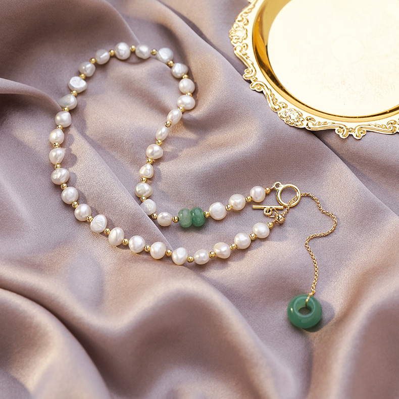 Nischen Süßwasser Perlenkette Weibliche Einfache Retro-galvani Sierung Smaragd Otter Schlüsselbein Kette display picture 4