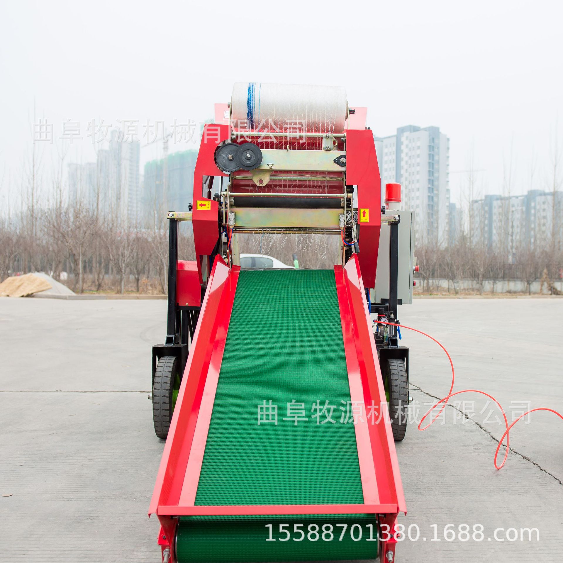 无为县青储饲料打捆包膜机 圆捆打捆机 秸秆保鲜裹包机视频