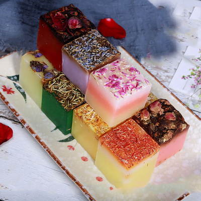雲南鮮花皂精油皂植物配方玫瑰皂 薰衣草皂八街雲南特産景區