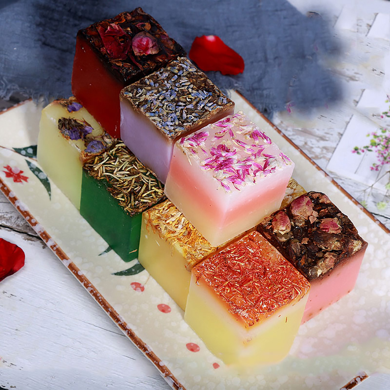 雲南鮮花皂精油皂植物配方玫瑰皂 薰衣草皂八街雲南特産景區