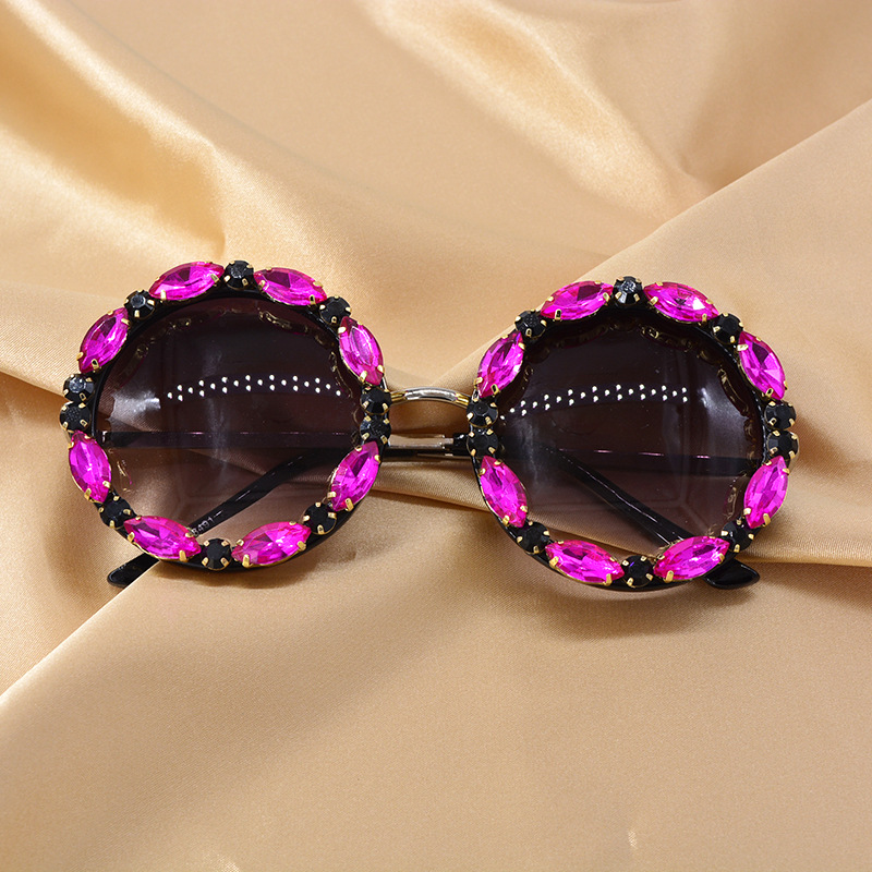 10g Weight Unisex Gender Retro Style Red, Green Color New Sunglasses Korean Diamond Women's Rhinestone Glasses 10