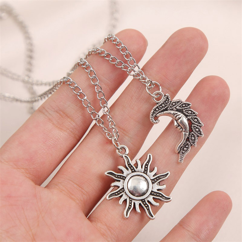 Creative Personality Multilayer Necklace display picture 3