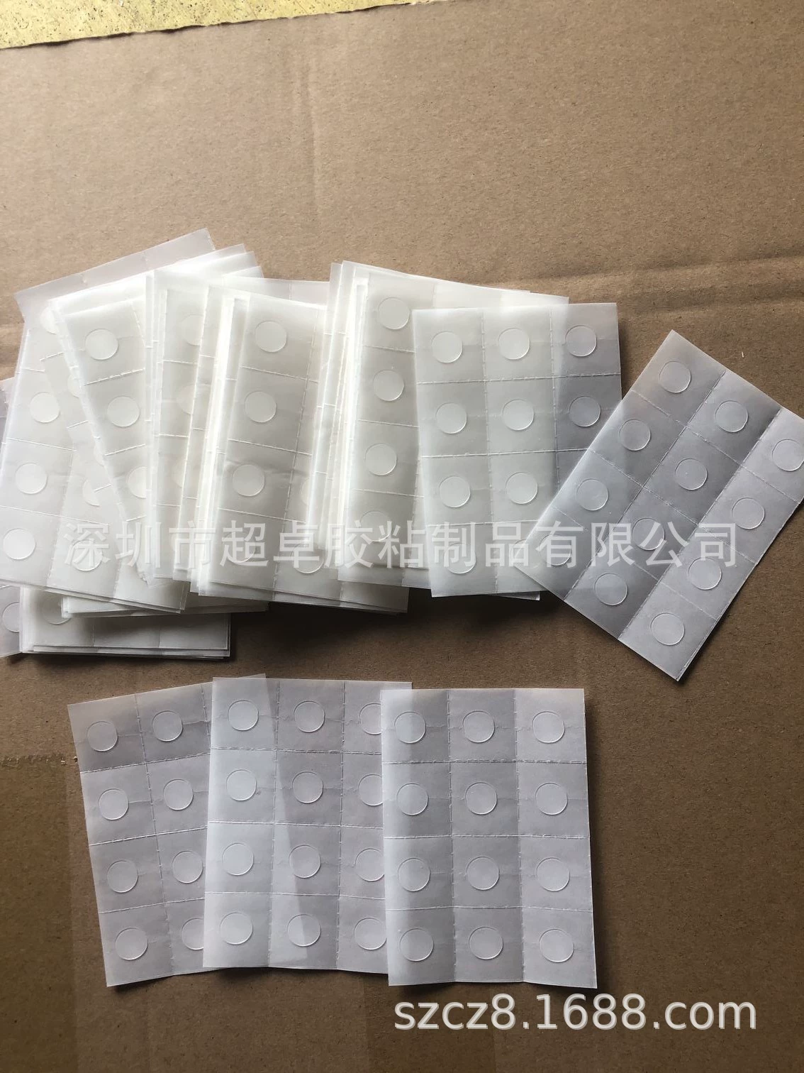 Маленькие бесследные съемные клеевые точки 12 мм (20 таблеток) для свадебных мероприятий