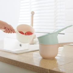 Large Thick Plastic Kitchen Long Handle Ladle Shower Scoop Baby Bath Scoop Wholesale