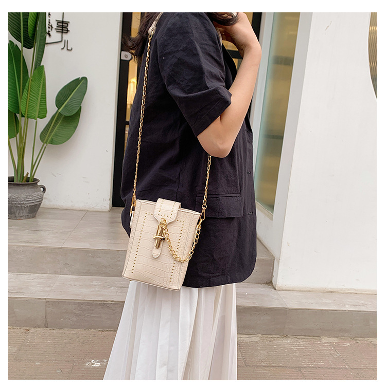 New Trendy Wild One-shoulder Messenger Chain Crocodile Pattern Mobile Phone Bag display picture 19