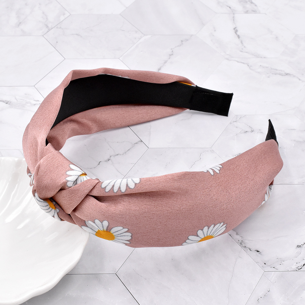 New Small Daisy Hair Band Fabric Flower Wide-sided Knotted Headband Wholesale display picture 6