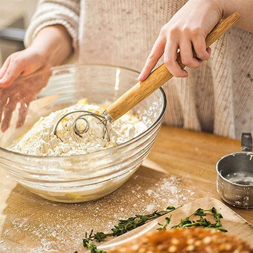 Manufacturer wholesale stainless steel flour mixing oak handle egg beater single and double coil flour beater