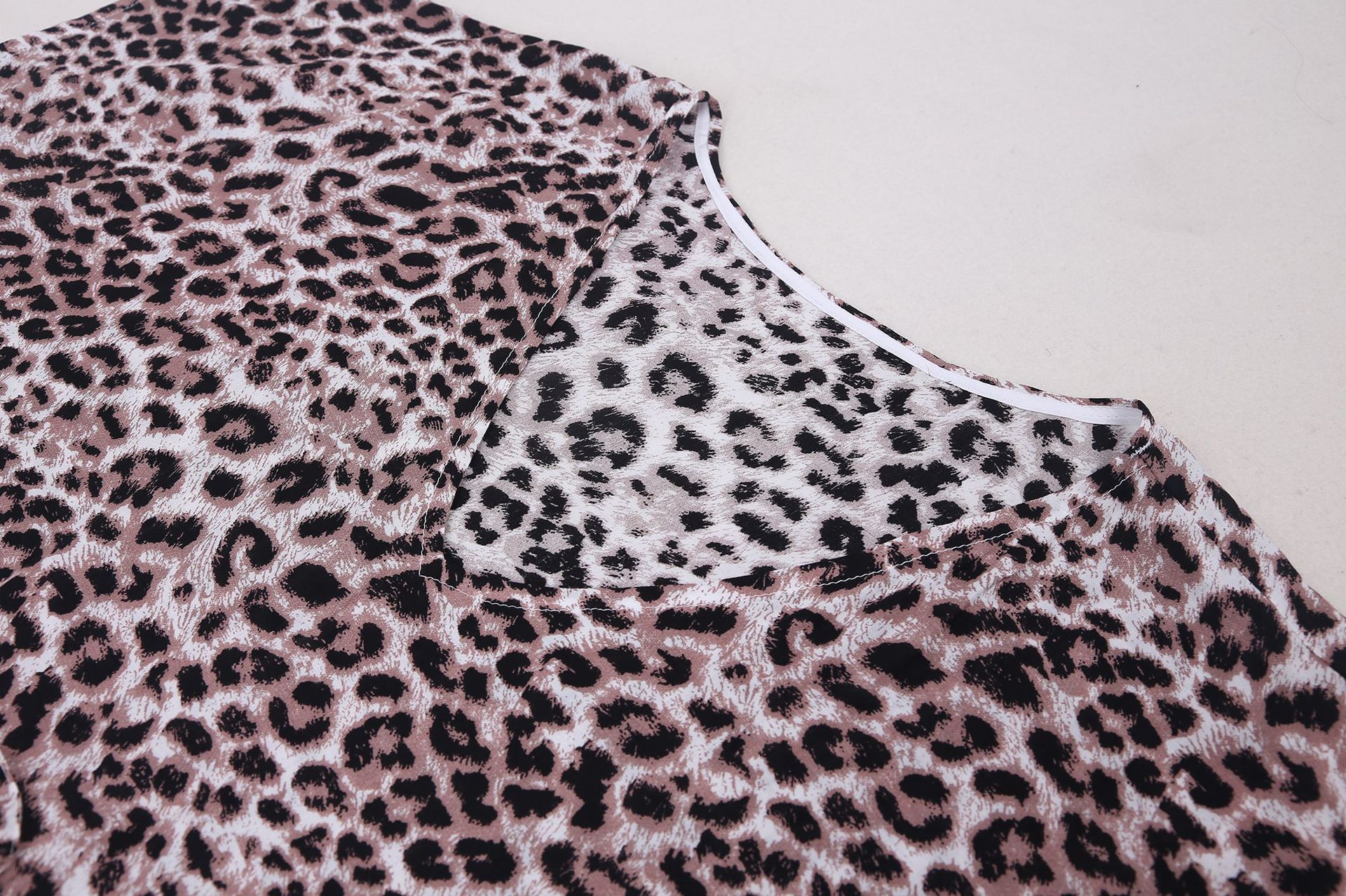 New Rayon Leopard Point Robe Dress Beach Jacket Sunscreen Bikini Blouse Wholesale Nihaojewelry display picture 5