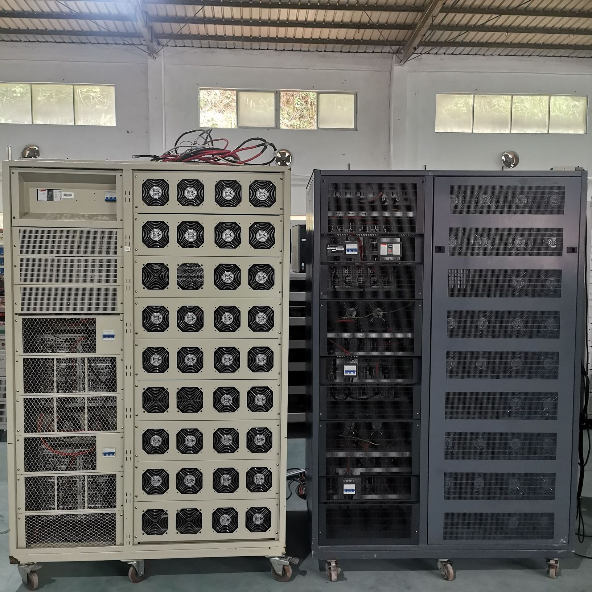 二手锂电池检测设备 动力电池充放老化柜【恒翼能110V100A】