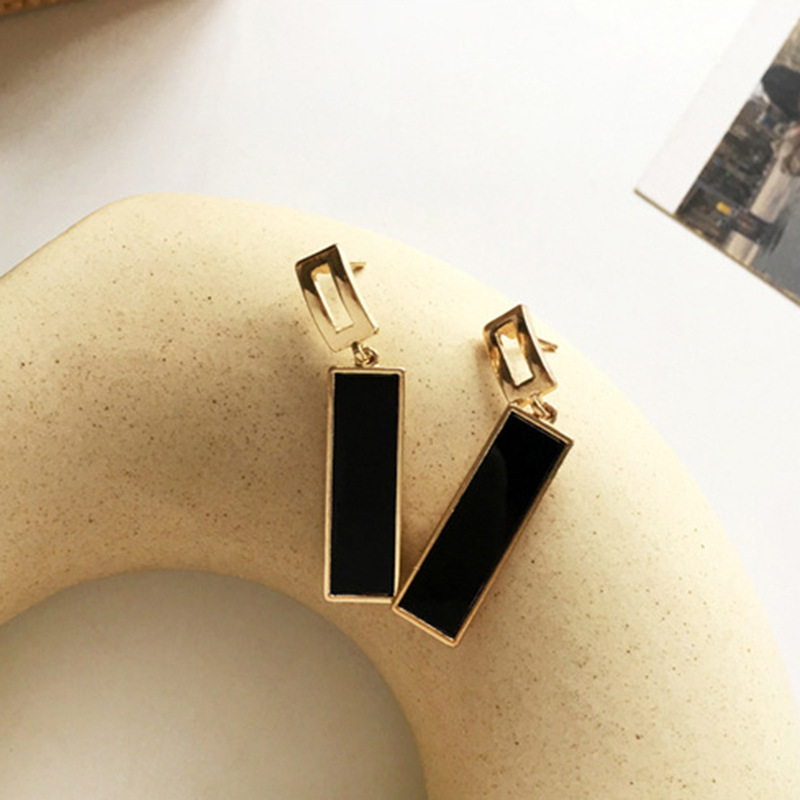 Fashion New   Black Geometric Rectangular  Temperament Long  Earrings Nihaojewelry Wholesale display picture 7