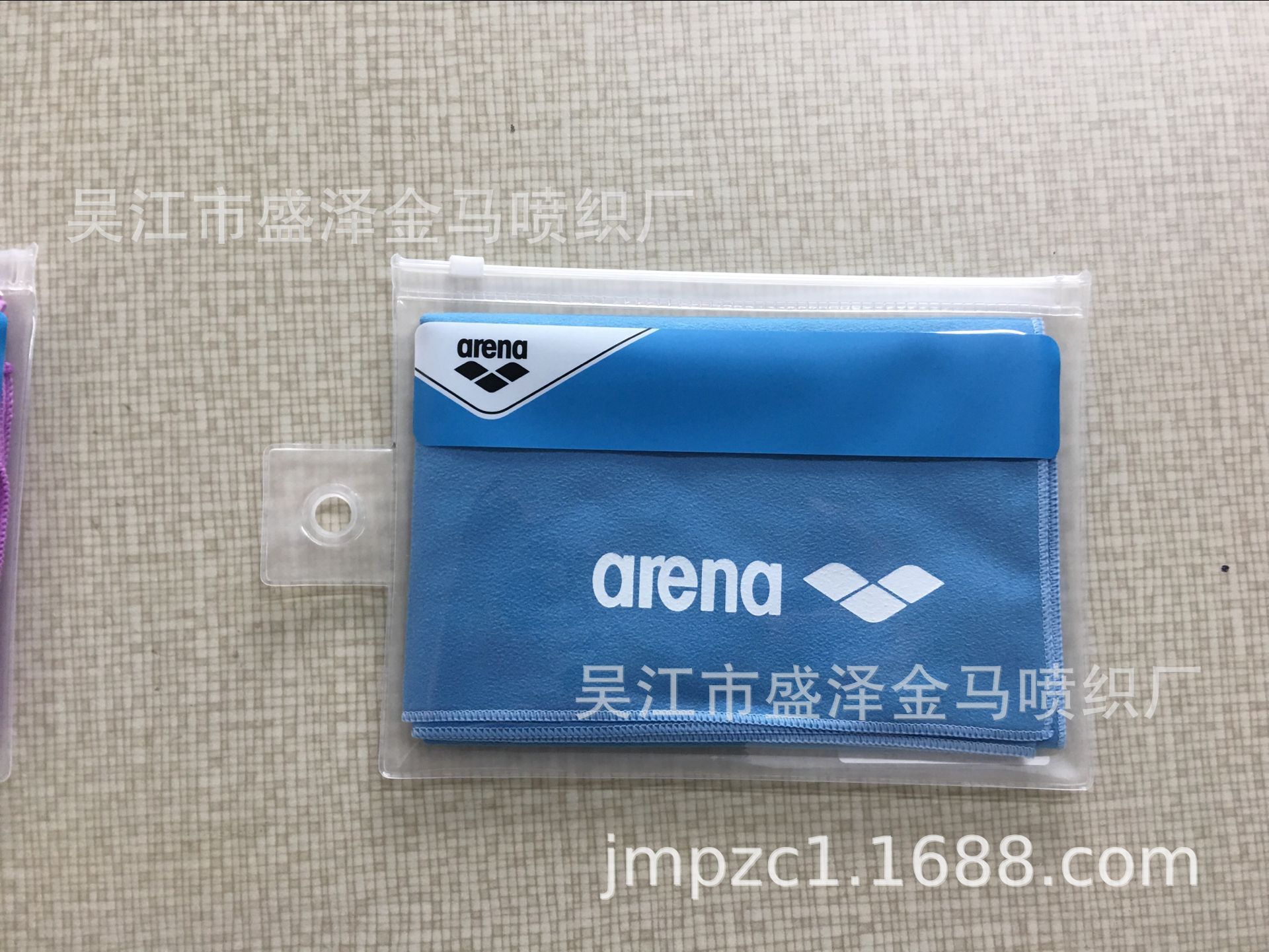 公司长期提供优质再生纱线超细纤维双面绒面料涤锦复合丝沙滩巾