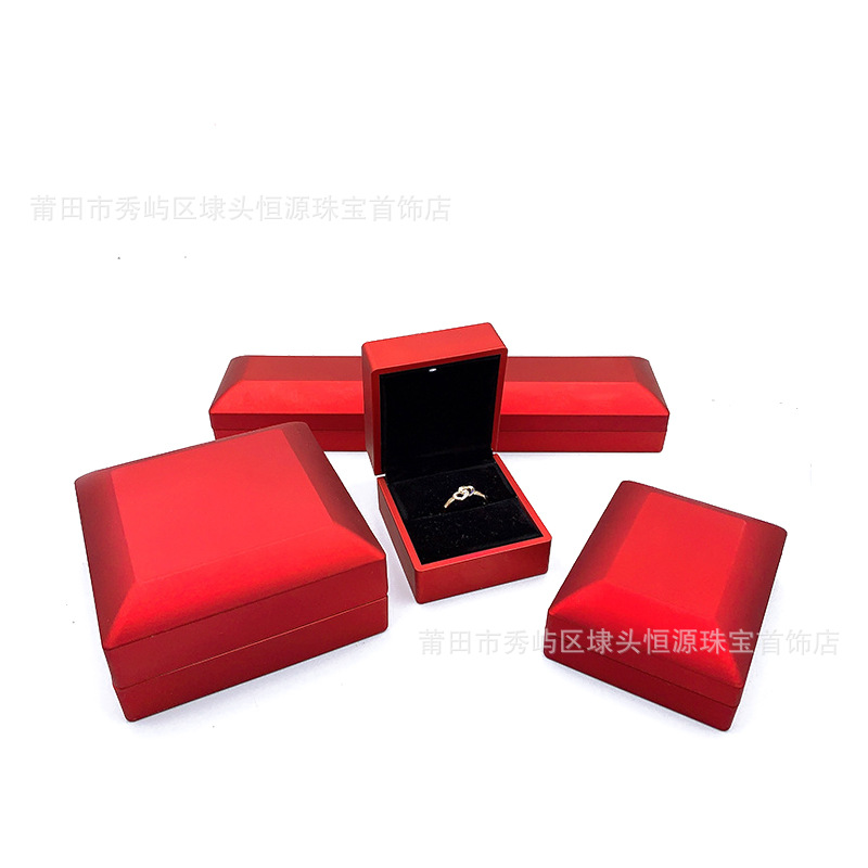 珠宝首饰盒led灯盒戒指吊坠手镯项链优惠首饰盒
