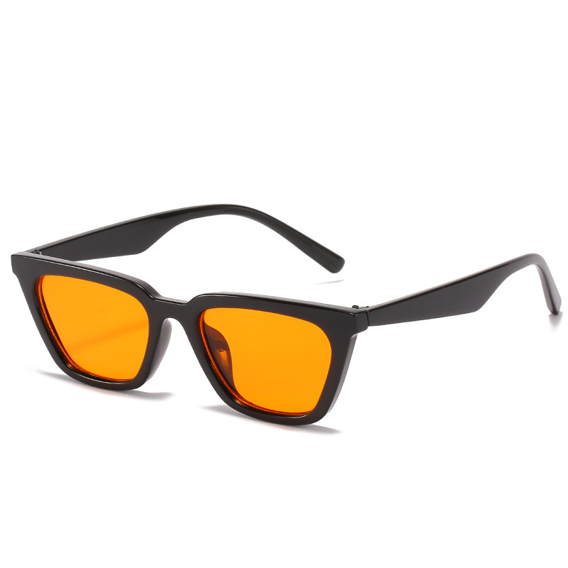 Directo de fábrica nuevas gafas de sol retro Ojo de gato para hombres y mujeres de verano pequeño marco gafas de sol europeas y americanas TikTok Net gafas rojas