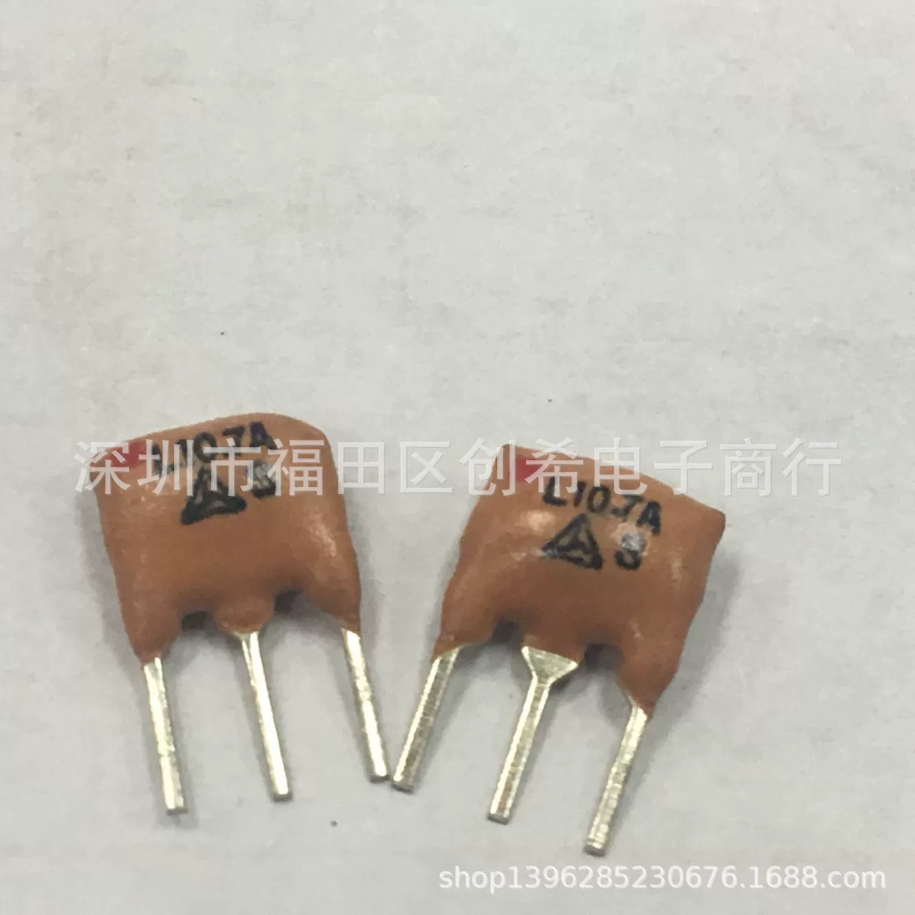 LT10.7MA5 Керамический фильтр с прямой вилкой L10.7A 10,7 МГц Керамический штатив для FM-приемной машины